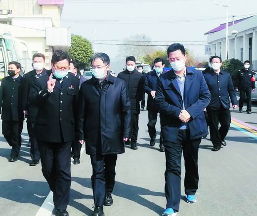 协调监督局局长赵振华以及省监狱管理局,省戒毒局有关领导,到句容监狱